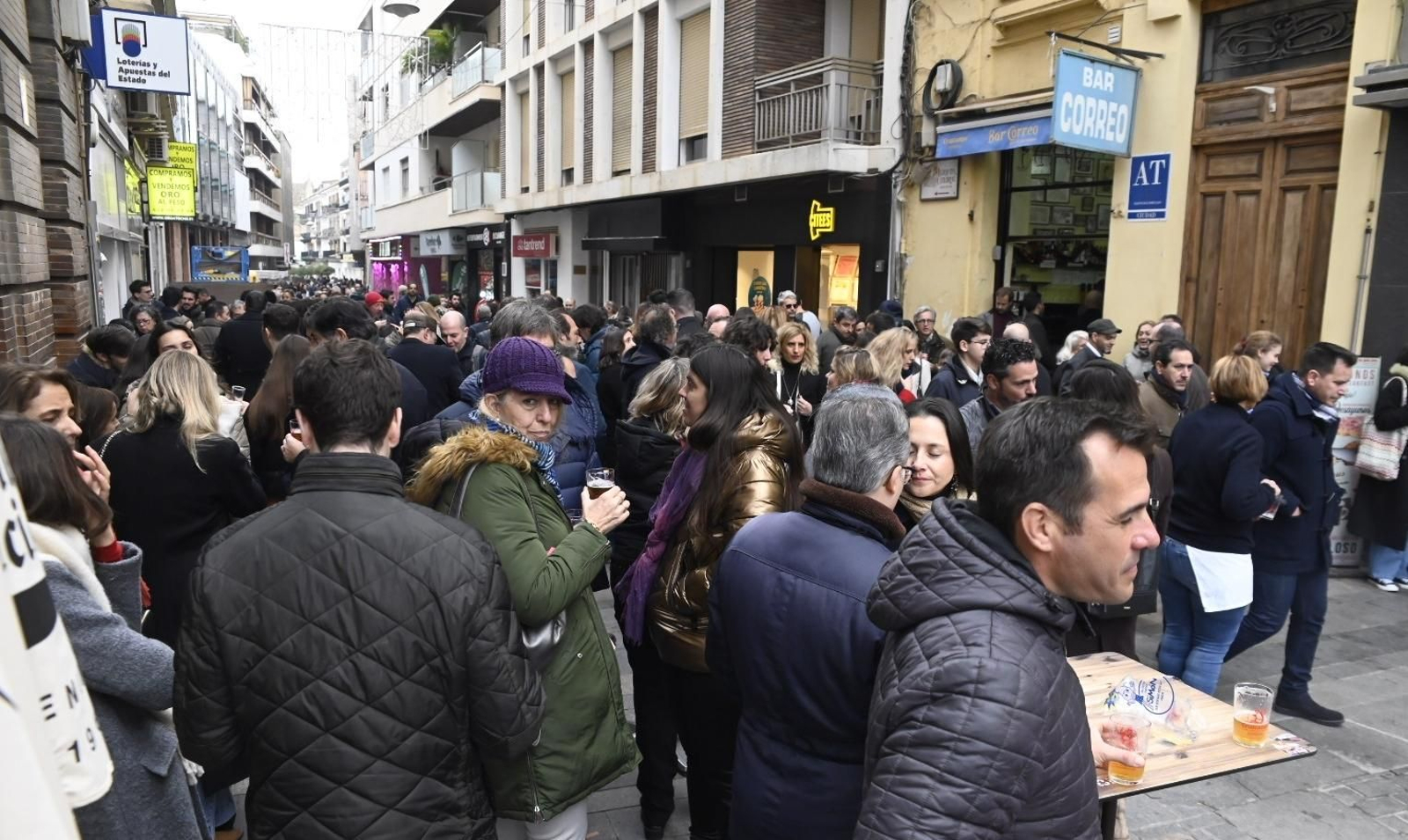 Ambiente en las calles del centro de Córdoba para despedir el año 2023, en imágenes