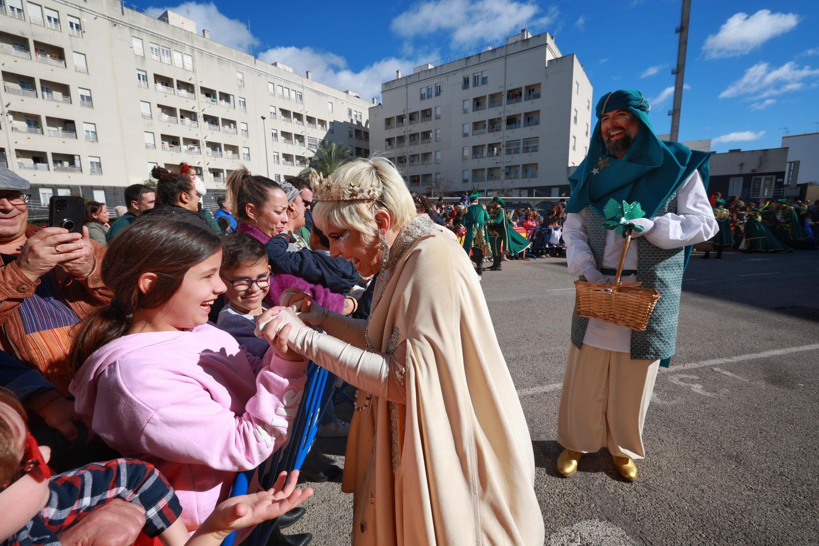 Las imágenes de la visita de los Reyes Magos a Cádiz