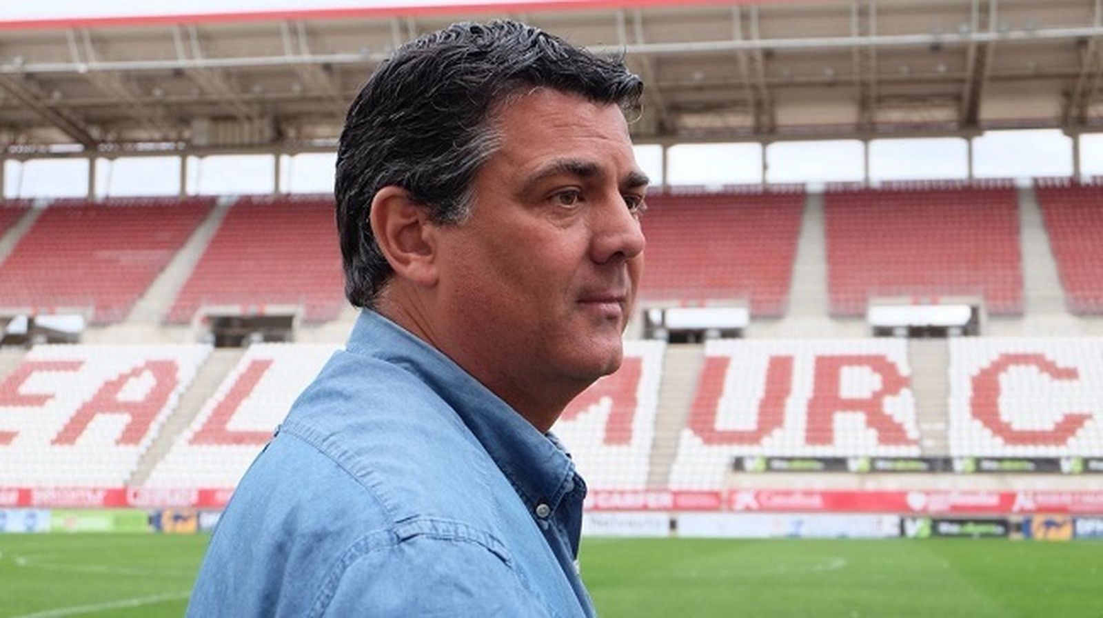 Julio Algar, exdirector deportivo del Real Murcia, en la Nueva Condomina