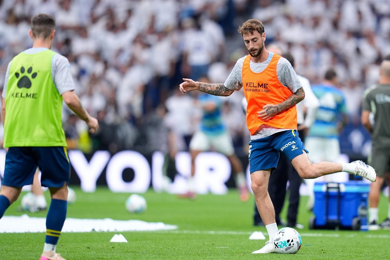 EuropaPress_6969689_Fernando_Calero_of_RCD_Espanyol_warms_up_during_th.jpg