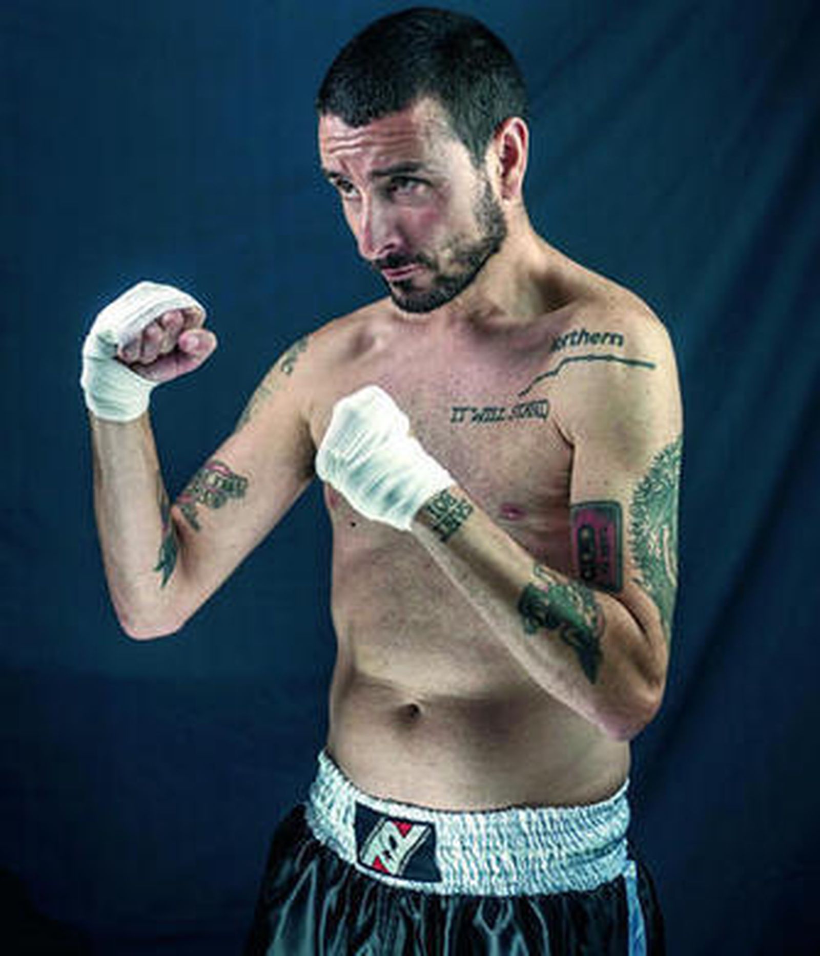 El escritor Kiko Amat, en una guerrera imagen promocional.