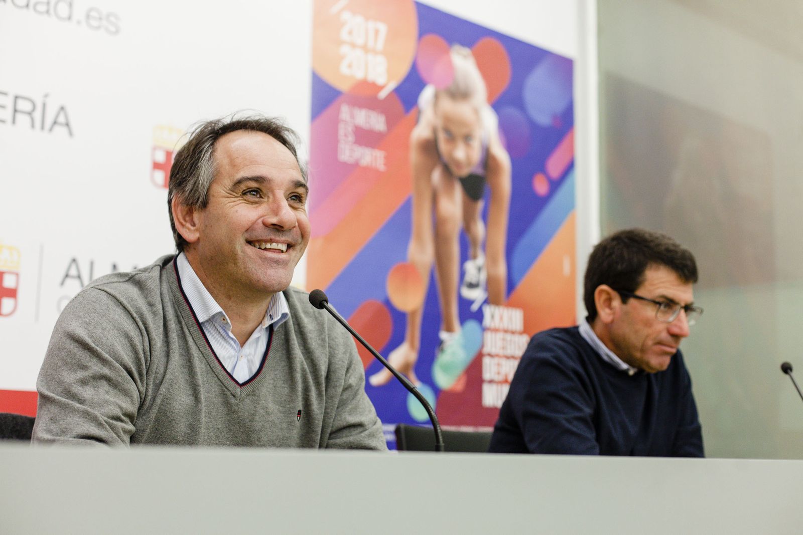 El concejal de deportes de la capital, Juanjo Segura, presentó ayer el evento junto a Antonio Orta.