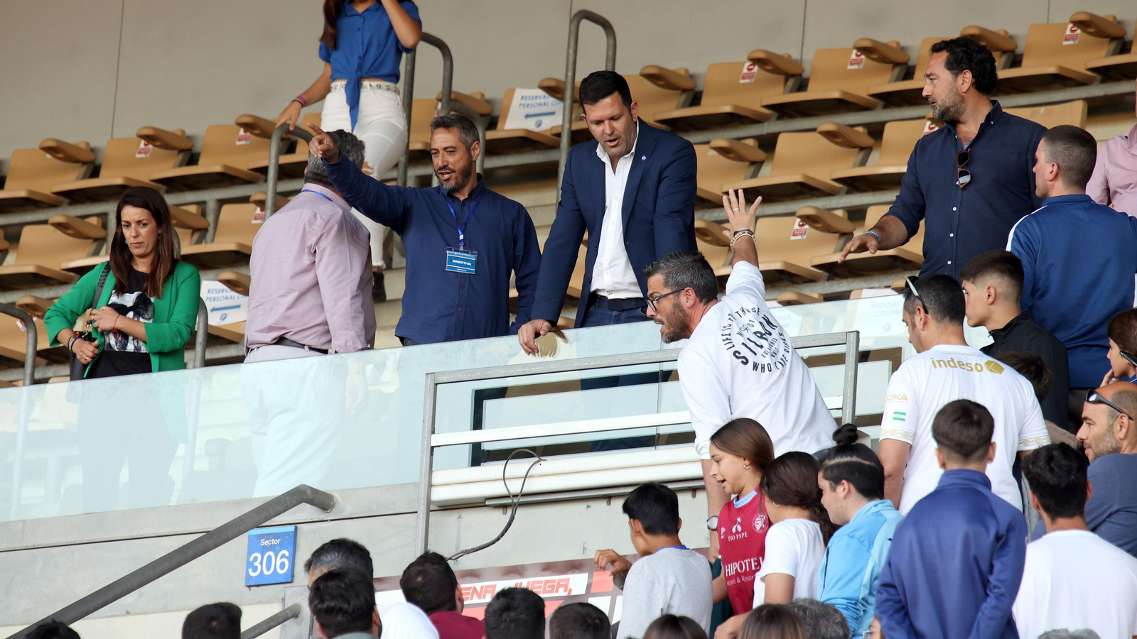 Bronca y tensión al final del Xerez DFC-Recreativo Granada