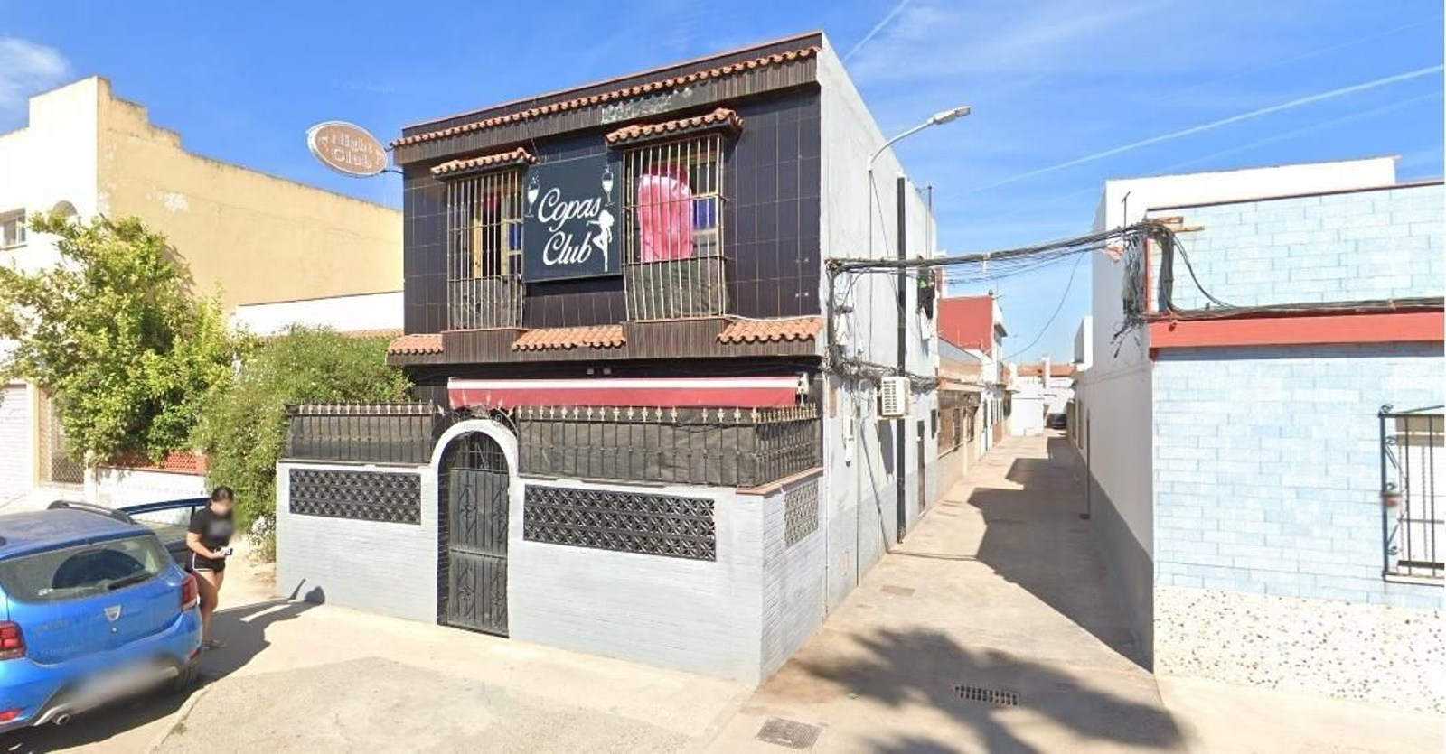 'Copas', el club nocturno de la avenida María Guerrero de La Línea, clausurado temporalmente.
