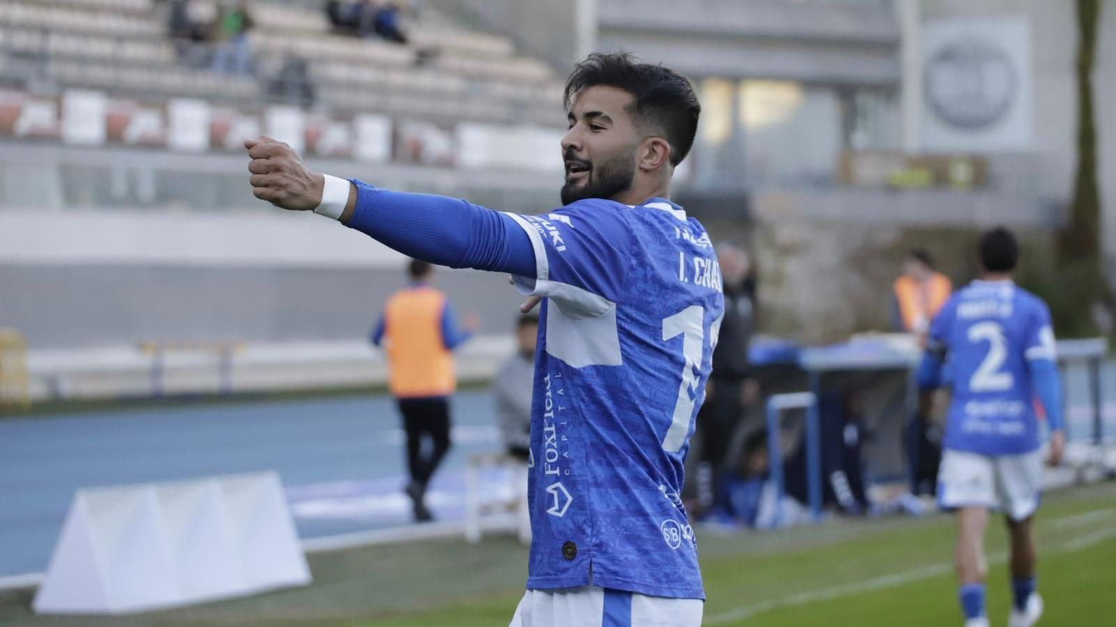 Ilias hace la flecha tras anotar el 1-0 que le dio los tres puntos a su equipo.