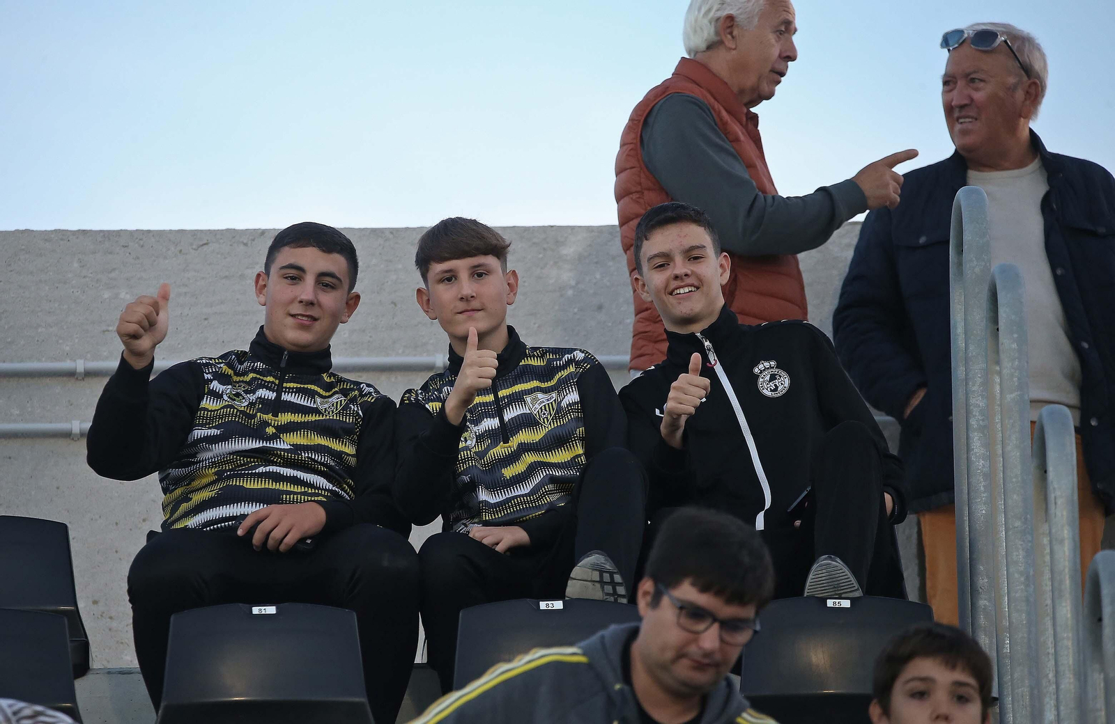 Búscate durante el Balona - Sevilla Atlético en el Ciudad de La Línea