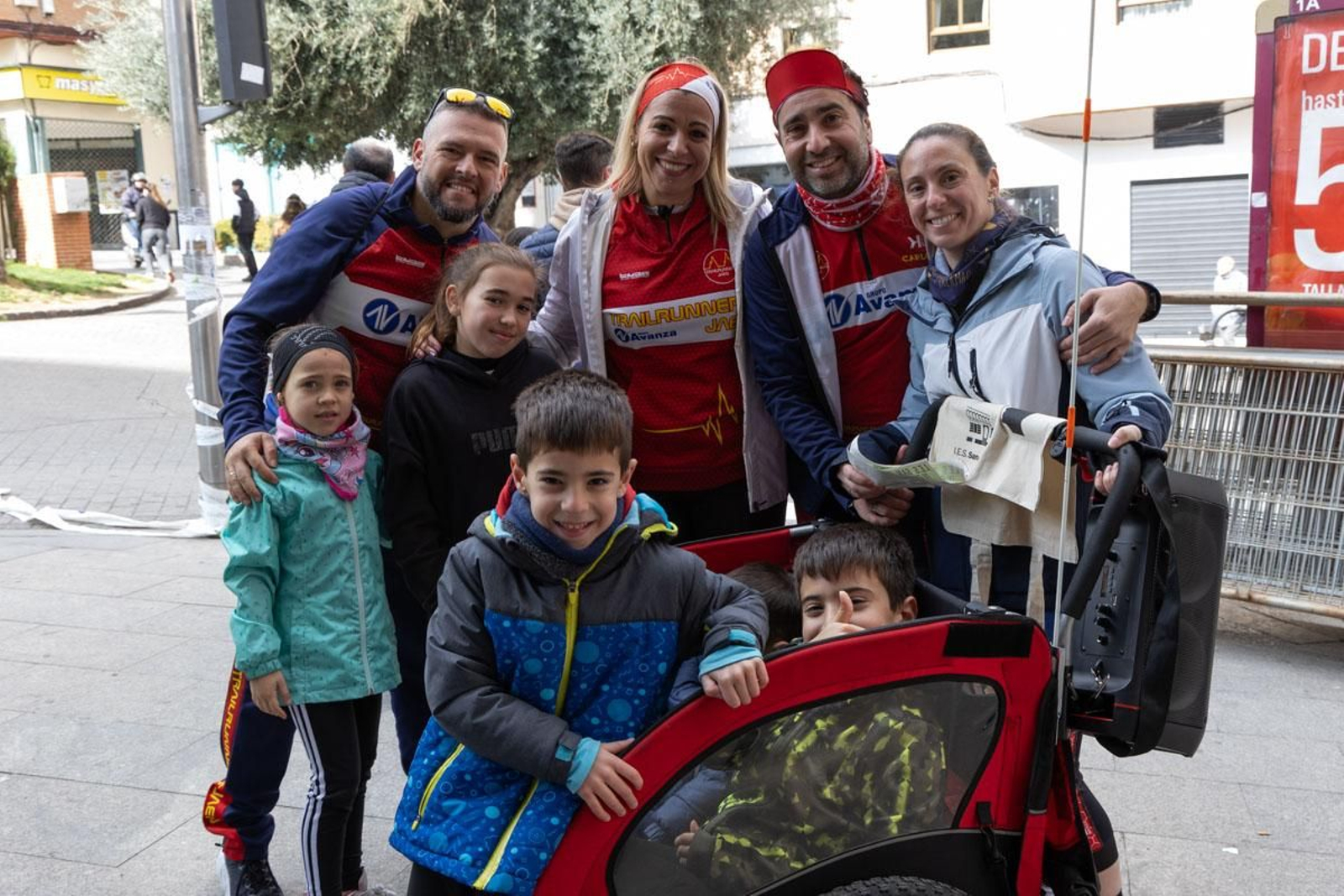 Deporte y solidaridad se unen en la IV Carrera Popular IES San Juan Bosco, en imágenes