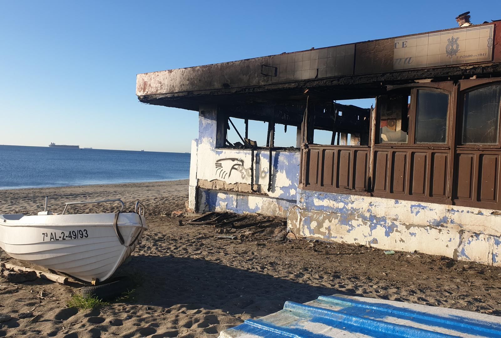 El antiguo restaurante La Marina, quemado en la tarde del lunes