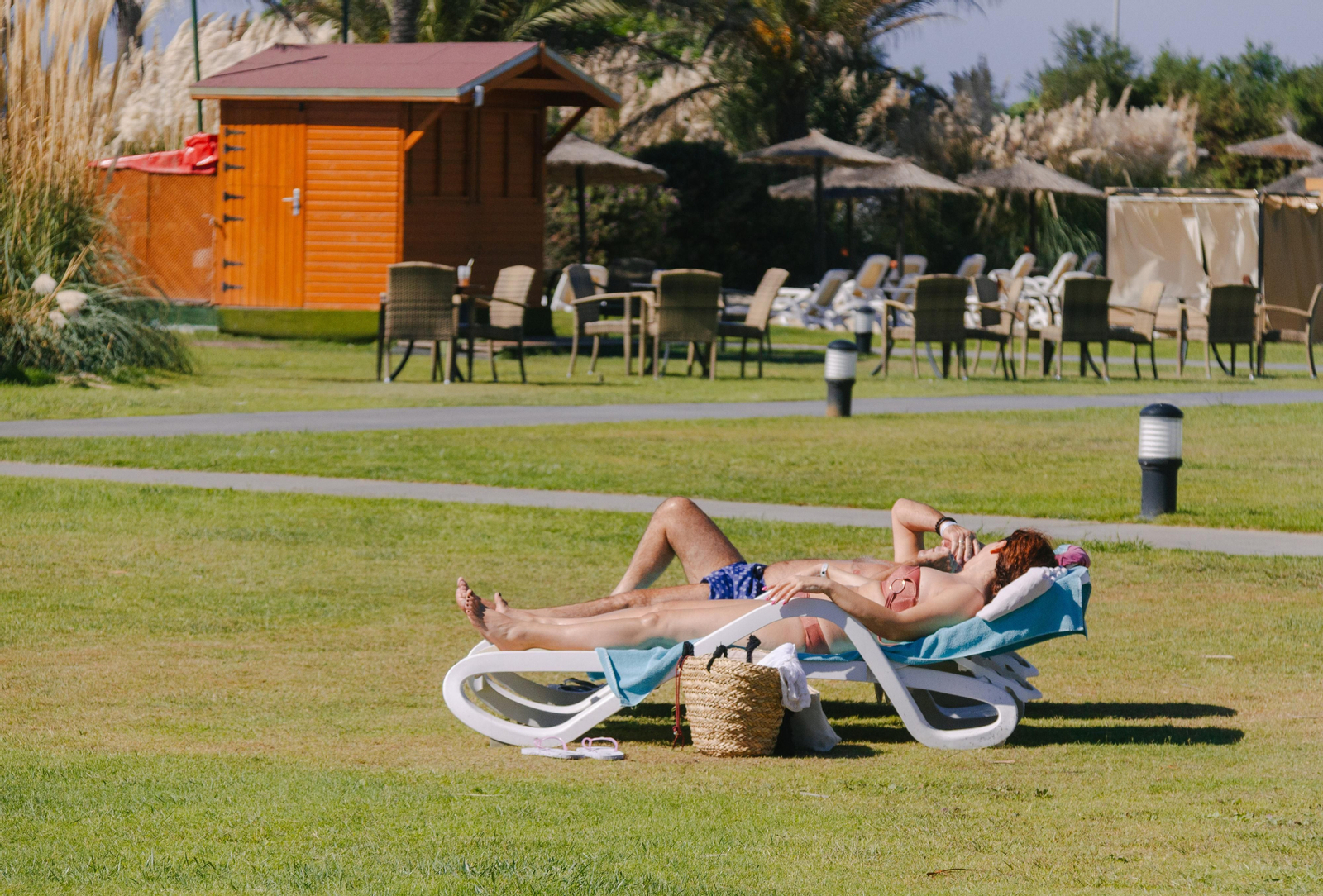 "Hay hambre de vacaciones", los hoteles y apartamentos turísticos de la Costa y Granada se preparan para la Semana Santa