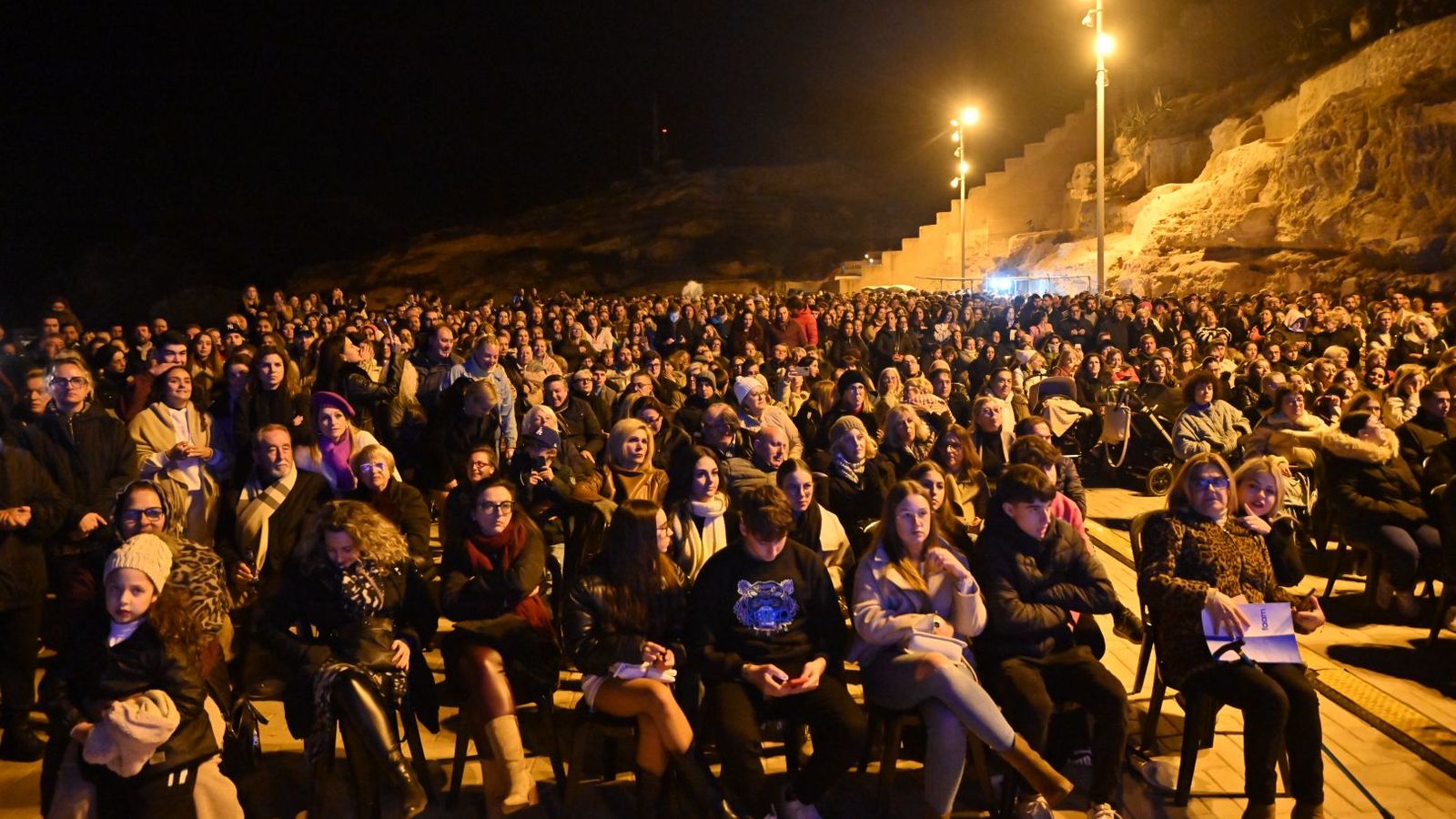 Miles de personas no quisieron perderse la tradición de las Candelas.