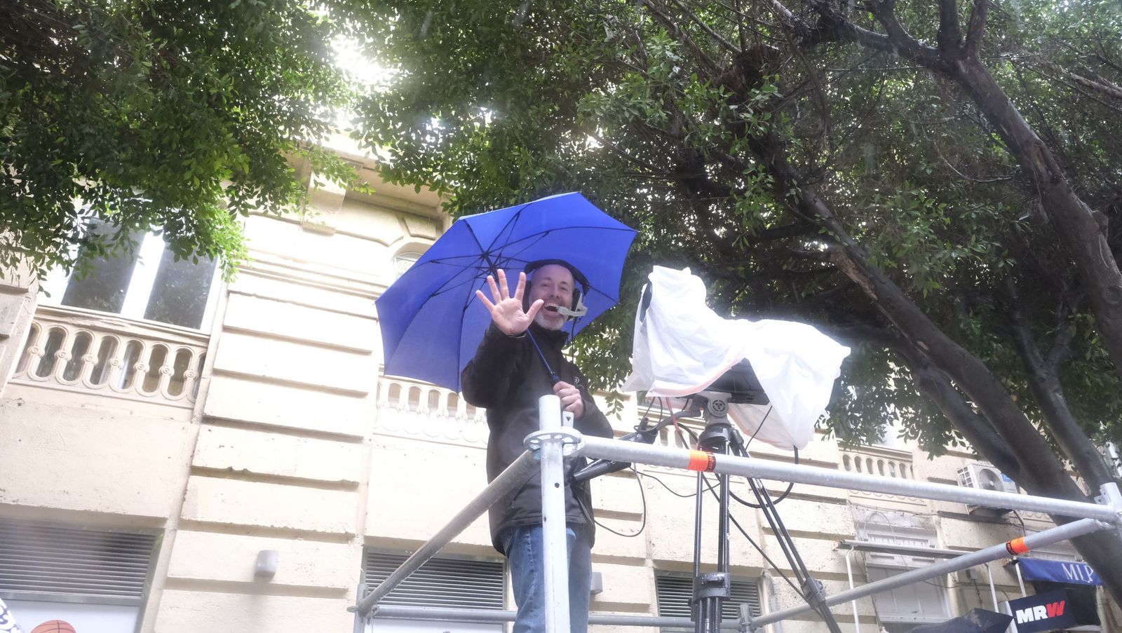 Fotografías de la cabalgata de los Reyes Magos pasada por agua en Almería