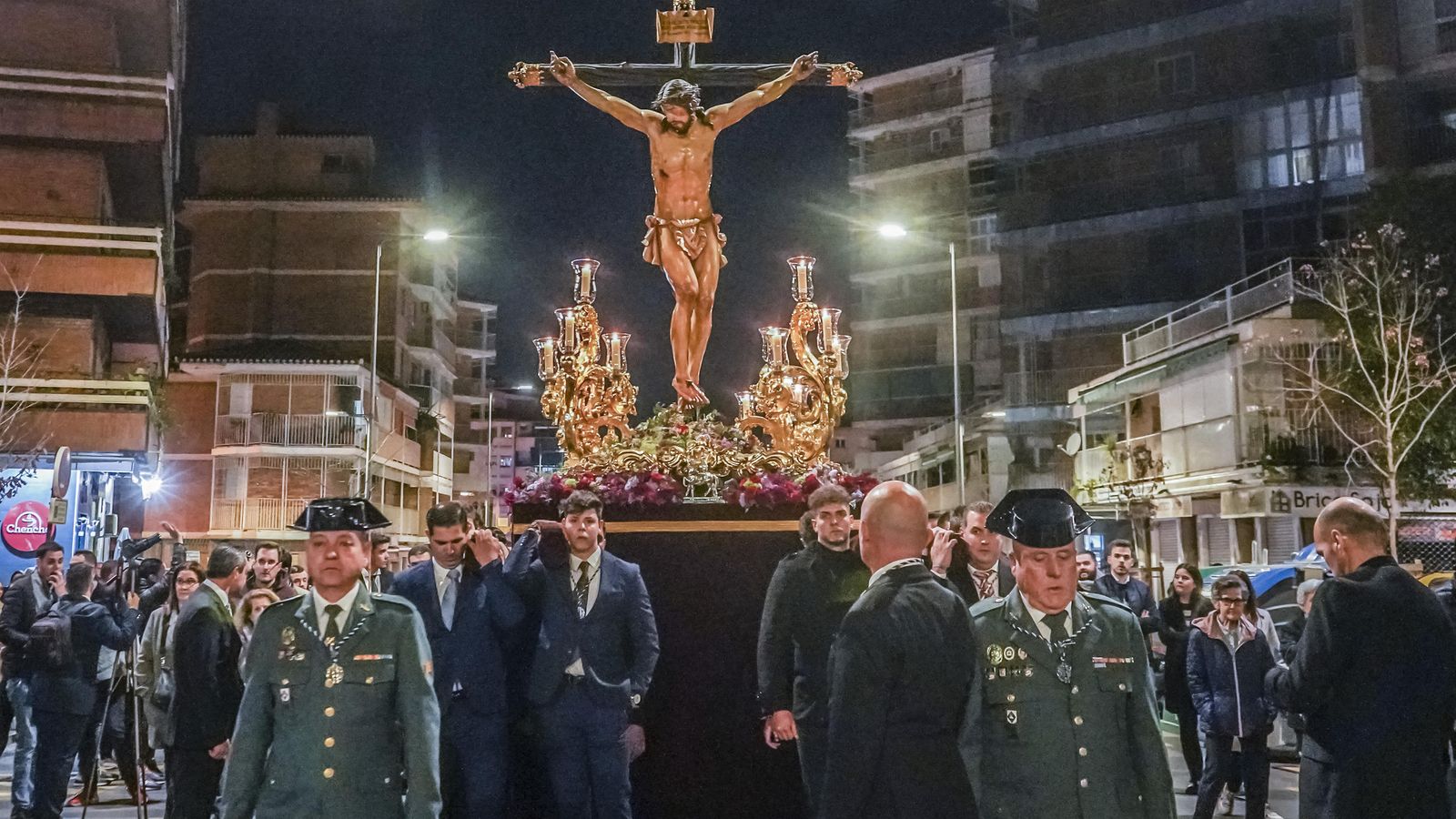 El Cristo de la Lanzada durante la celebración del vía crucis cuaresmal
