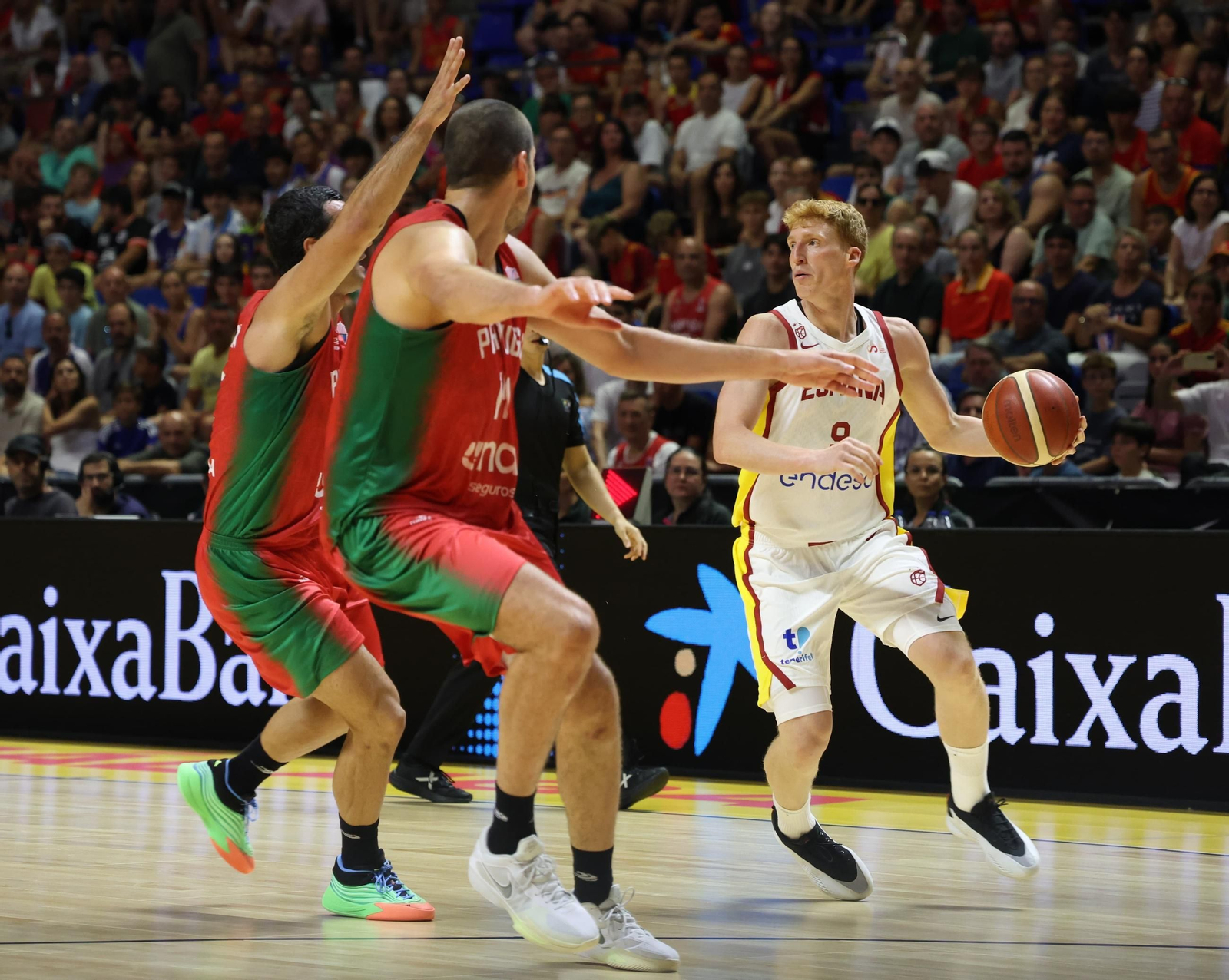 España-Portugal de baloncesto en Málaga, en fotos