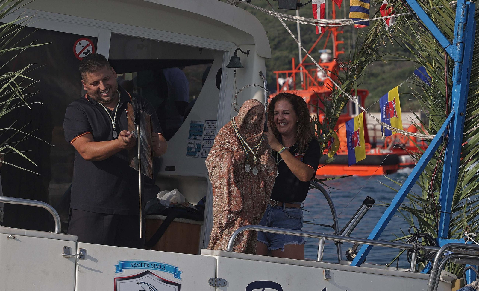 Las mejores fotos de la romería marítima de la Virgen de la Palma de Algeciras 2025