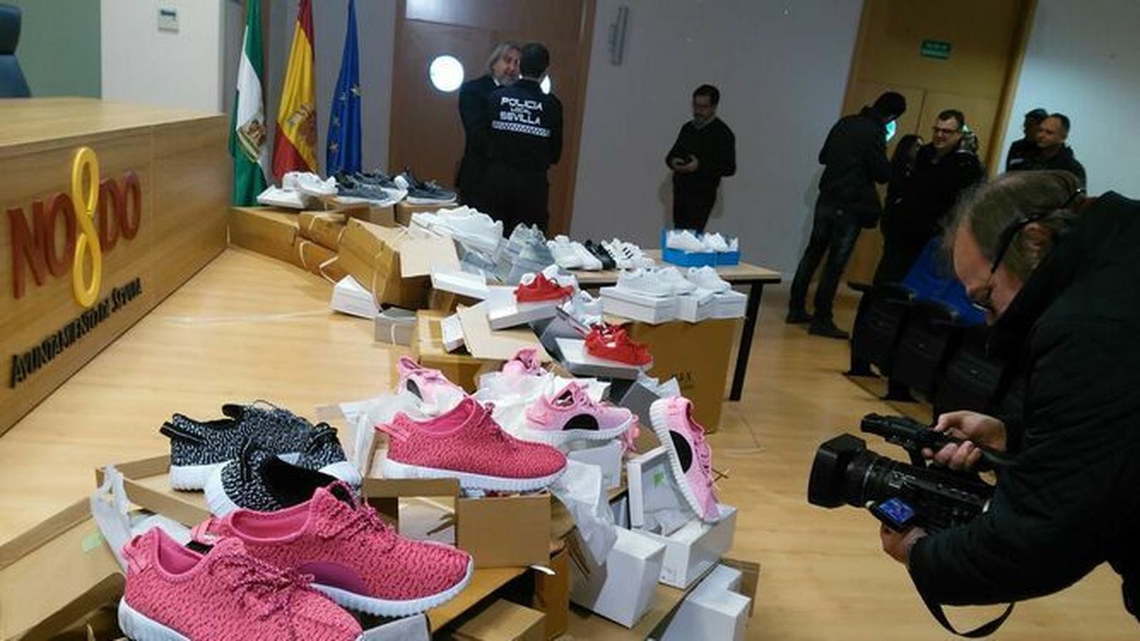 Parte de las deportivas incautadas en 2016