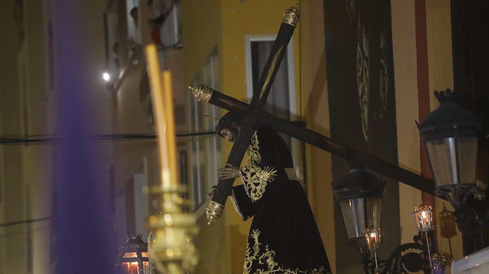 Fotos del Jueves Santo en La Línea: Perdón y la Salud, Gran Poder y Angustias