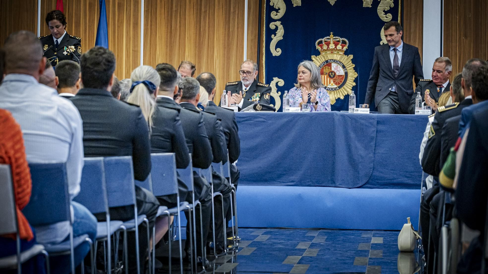 Las imágenes de la celebración del acto del Día de la Policía Nacional en Cádiz.