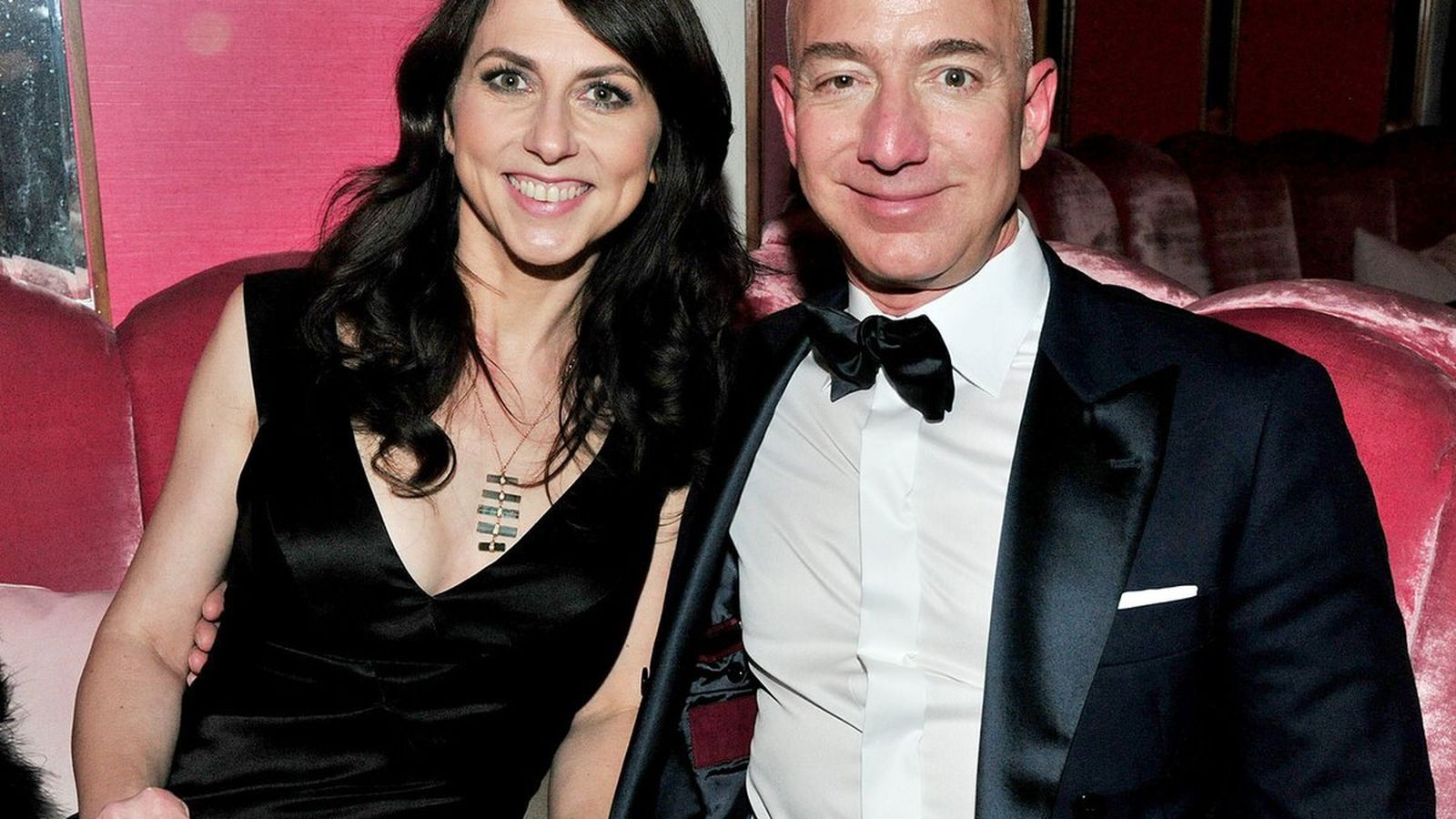 Jeff y MacKenzie Bezos, cuando aún eran una pareja feliz.