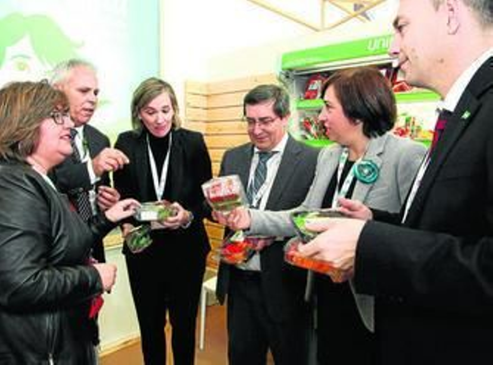Las instituciones apoyaron con su presencia el Día de Granada en Fruit Logística.
