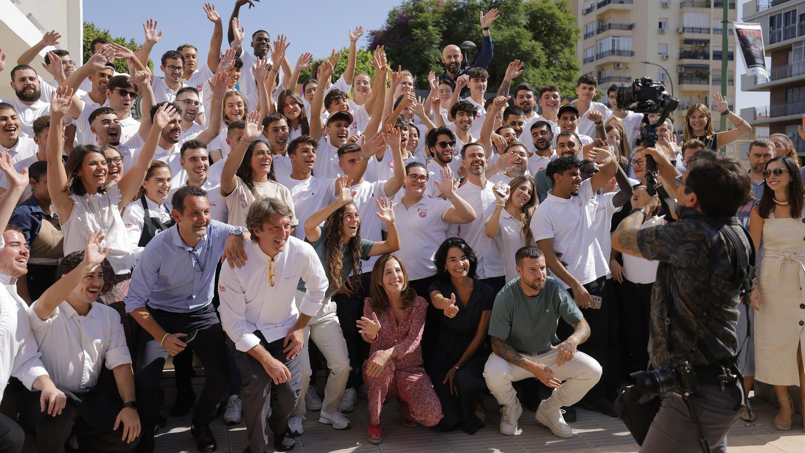 Foto final de familia con los alumnos del IV Talento Cruzcampo.