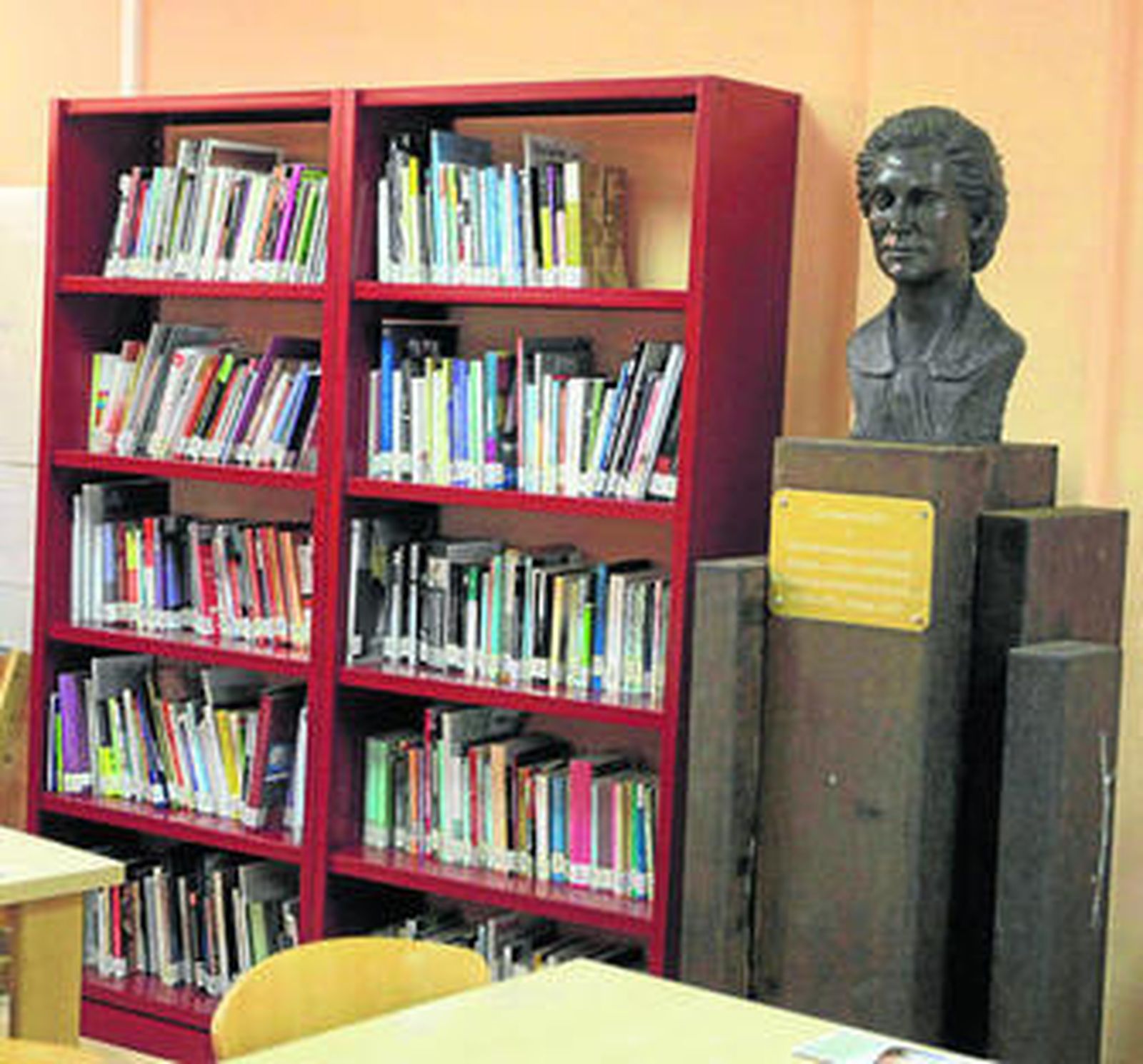 El busto de Mercedes Formica, en su actual ubicación.