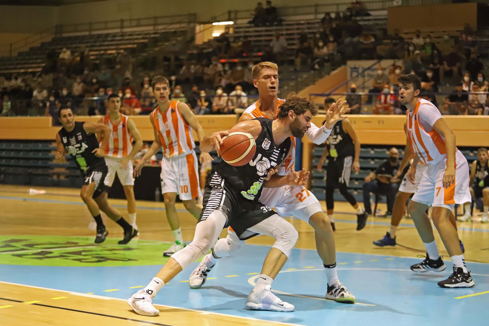 Un lance del Udea-Morón de este sábado