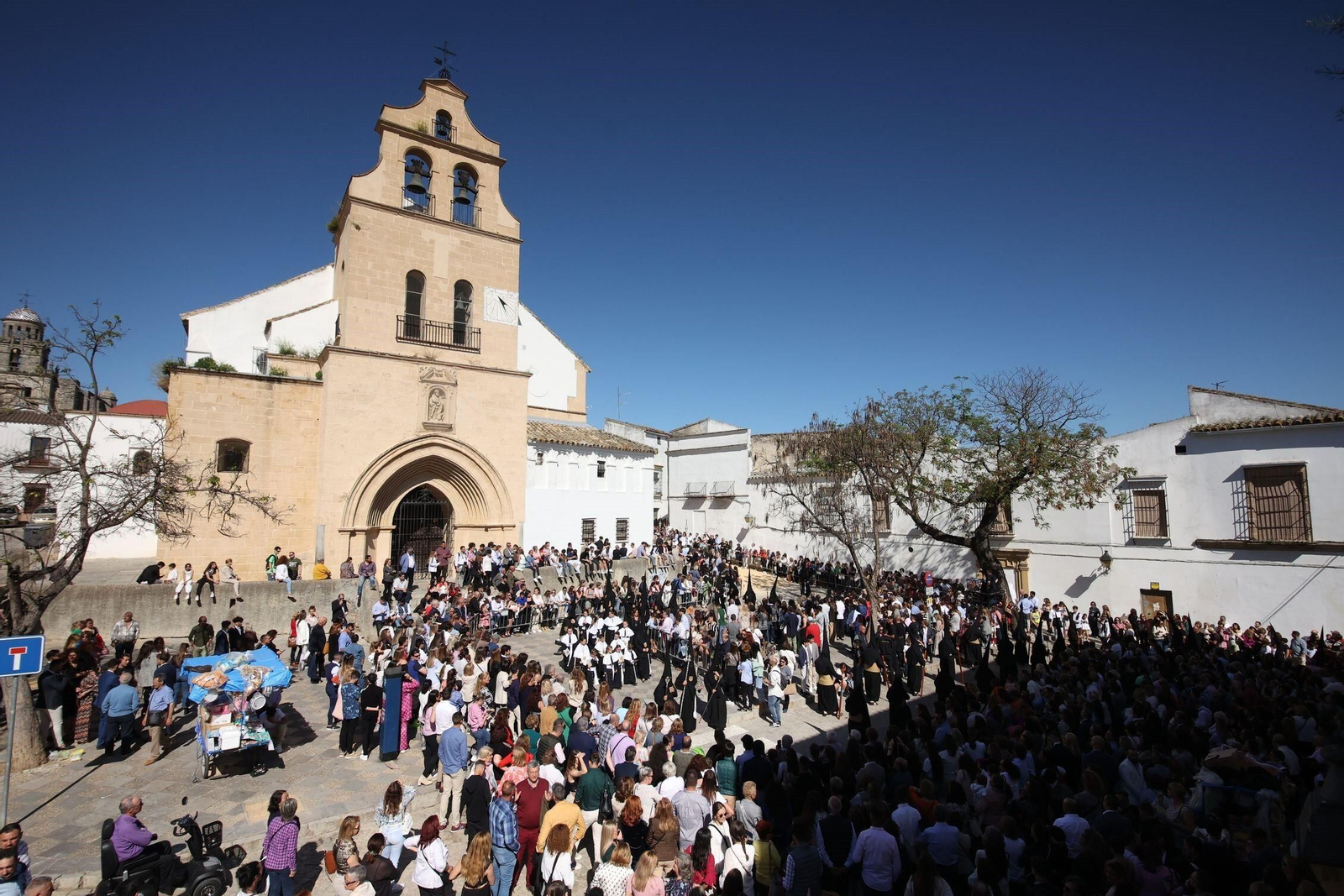 Miércoles Santo en Jerez: Las imágenes de la hermandad de las Tres Caídas.