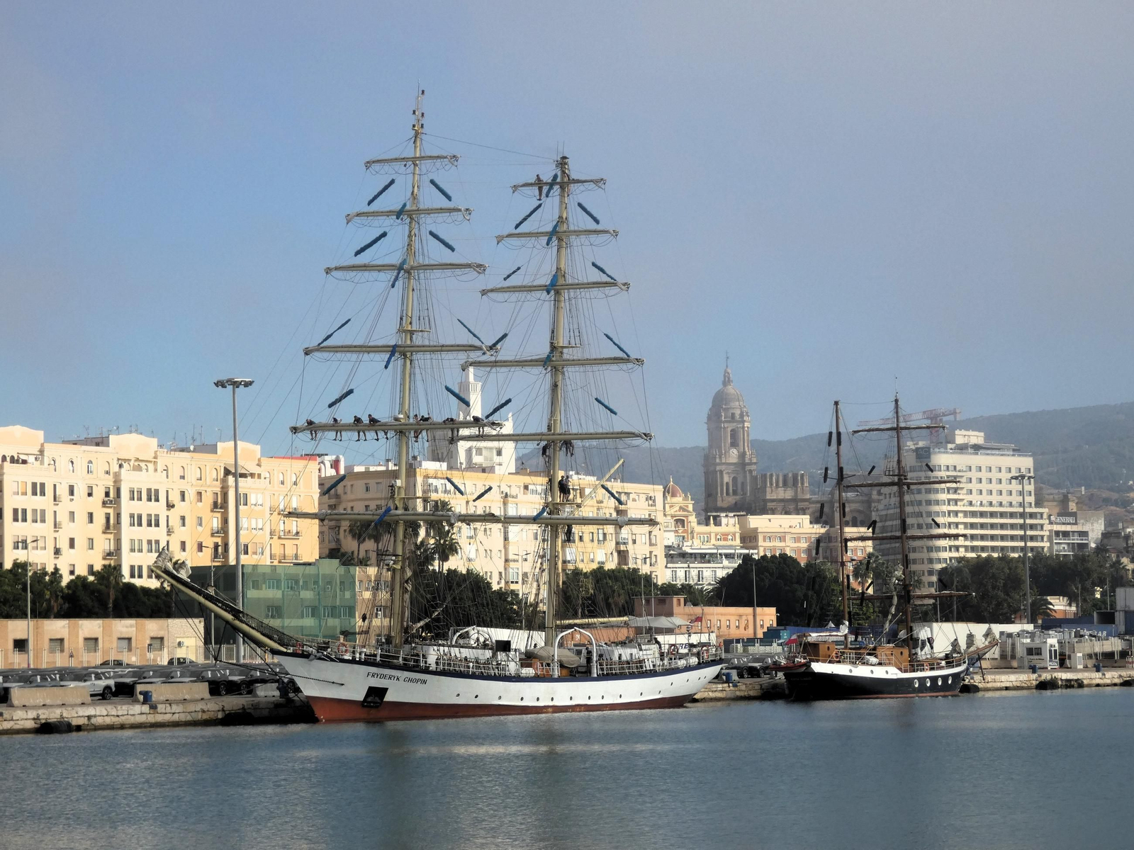 Veleros Kapitan Glowacki y Fryderyk Chopin, atracados en Málaga este pasado fin de semana.