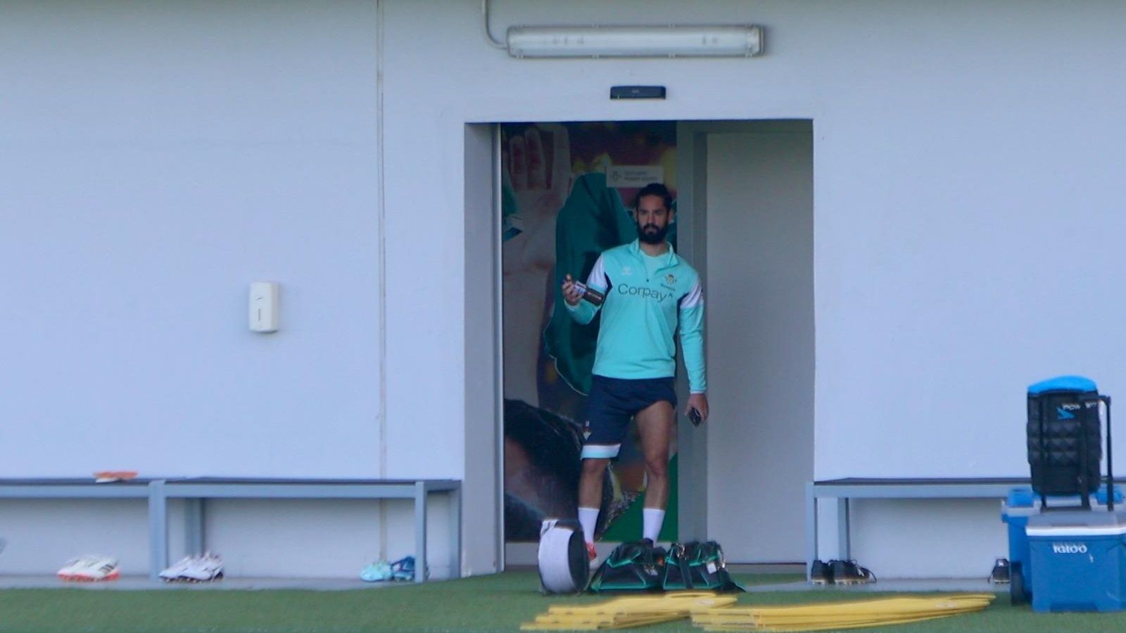 Isco, en el interior de las instalaciones de la Ciudad Deportiva Luis del Sol.