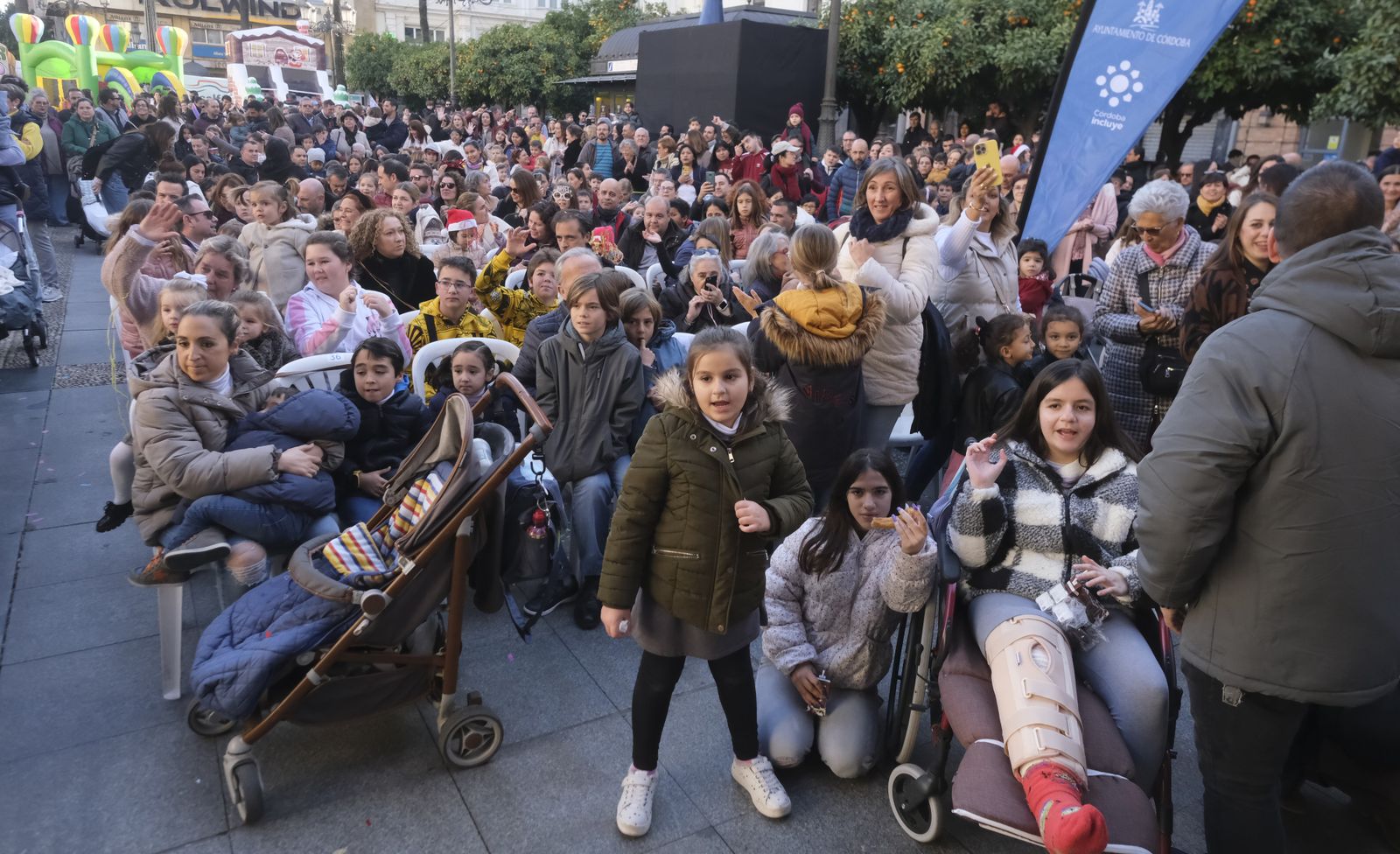 La fiesta infantil de Fin de Año en la plaza de las Tendillas de Córdoba, en imágenes