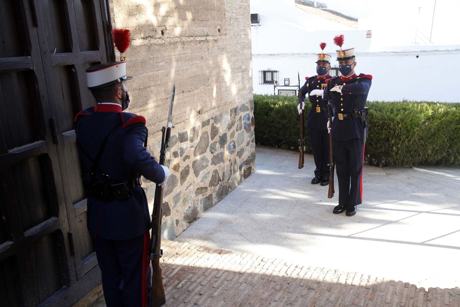 La Guardia Real se despliega por lugares emblemáticos de la provincia de Huelva.