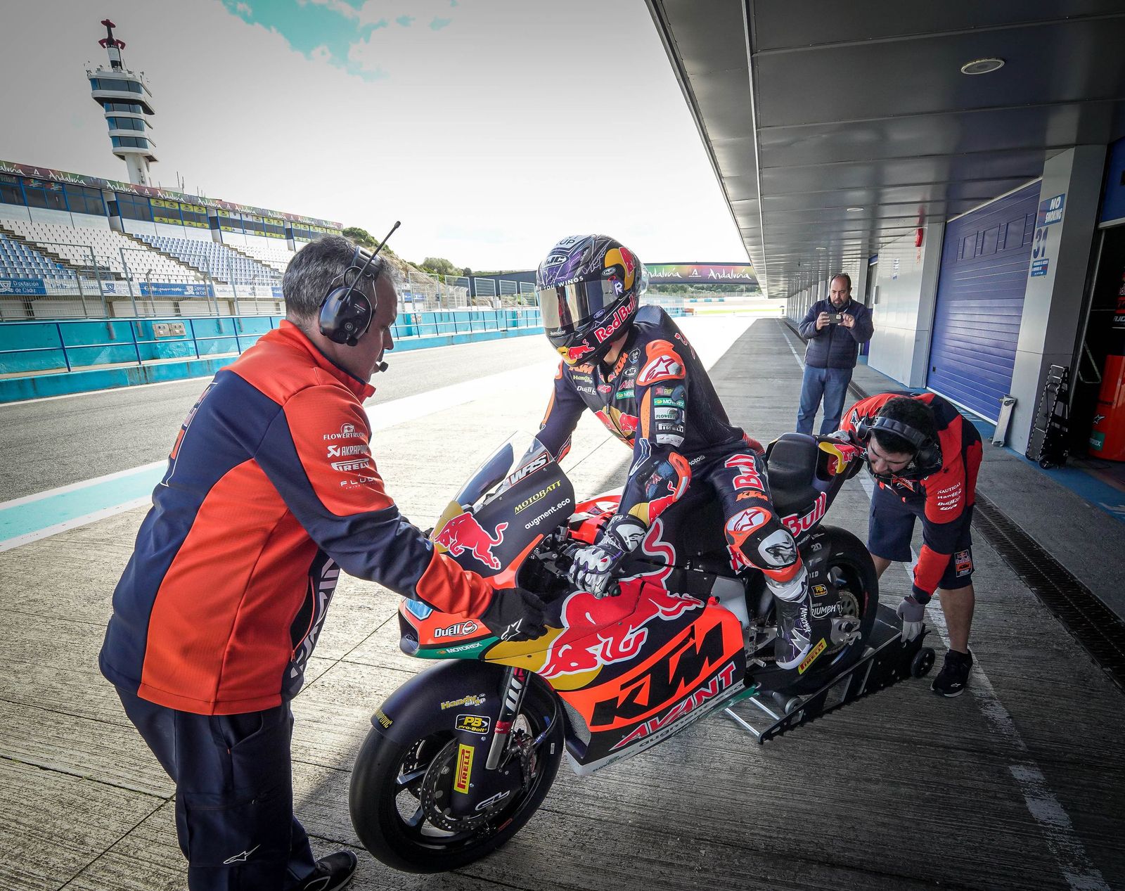 Imágenes de los Test de entrenamiento de Moto2 y Moto3 en el Circuito de Jerez