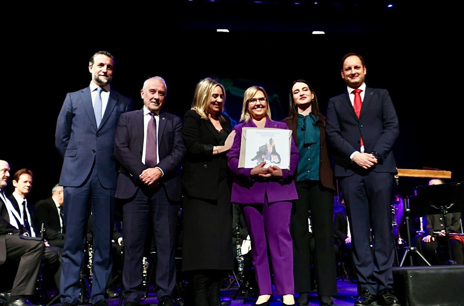 Entrega de las Tapas del Pregón de la Semana Santa de Granada 2025
