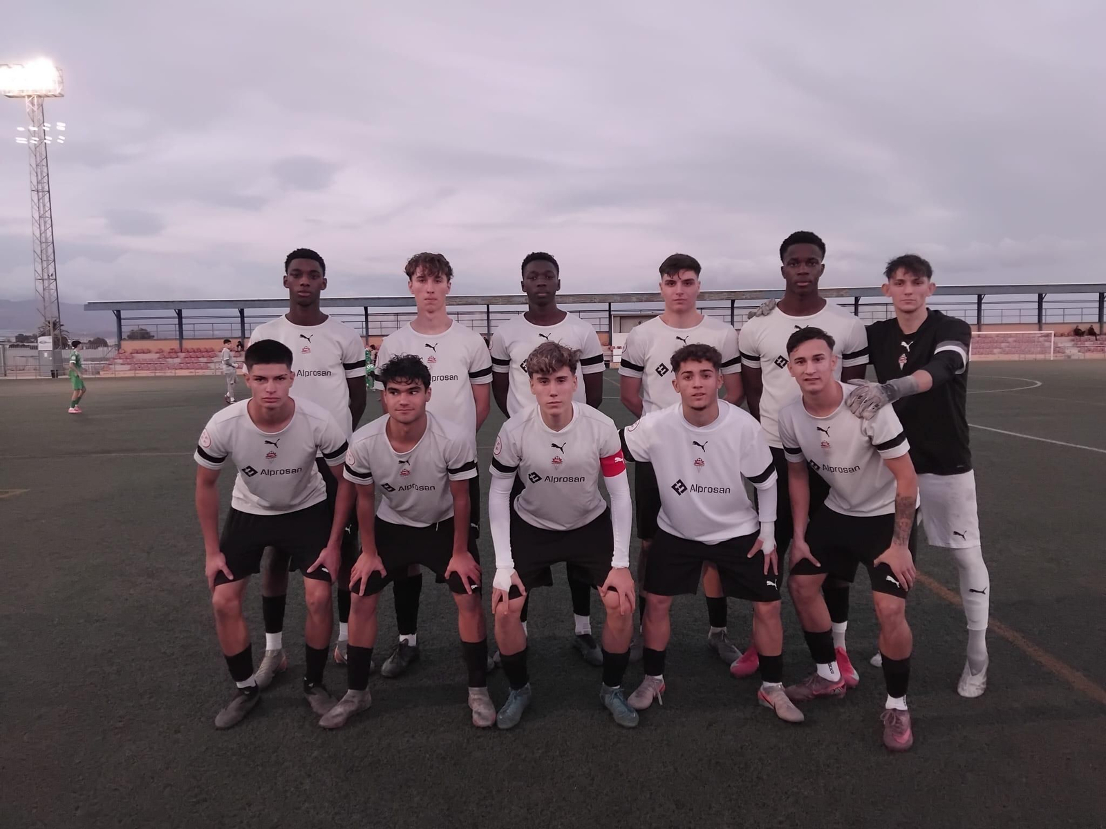 Once presentado por los de la barriada almeriense en su encuentro de este sábado frente al Vázquez Cultural.