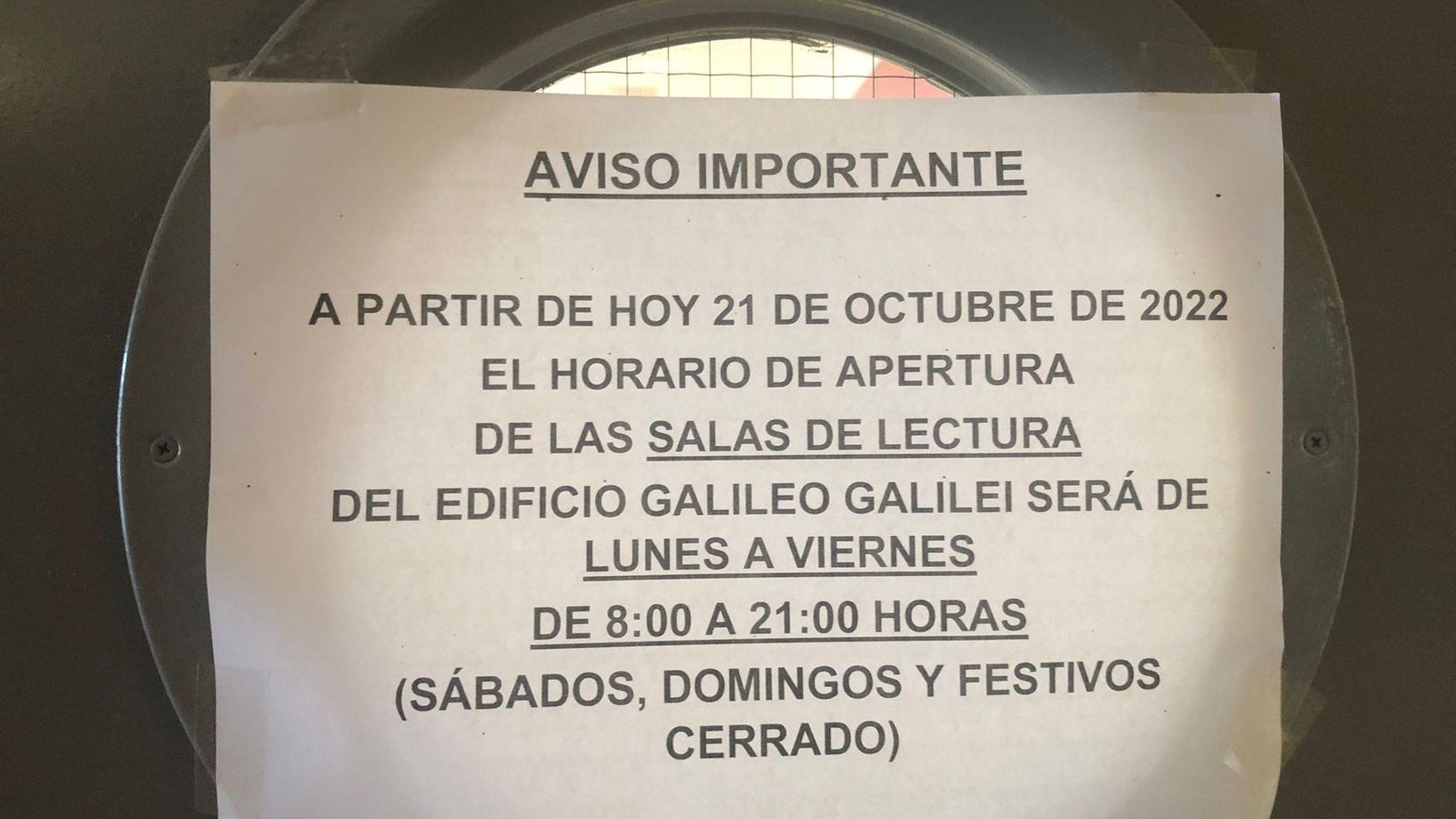 Aviso de la UHU con el nuevo horario de apertura del Galileo
