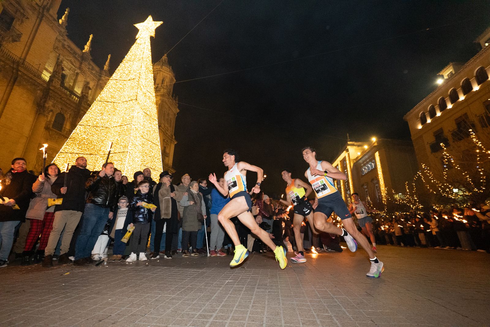 En imágenes: la élite del atletismo mundial y nacional exhibe su clase en la Carrera de San Antón 2026
