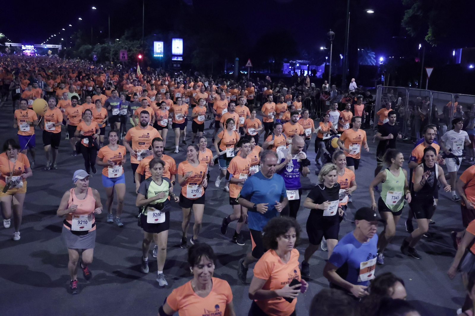 Búscate en la Carrera Nocturna de Sevilla (3)