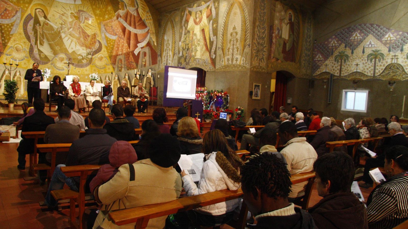Interior de la parroquia de Santa Teresa.