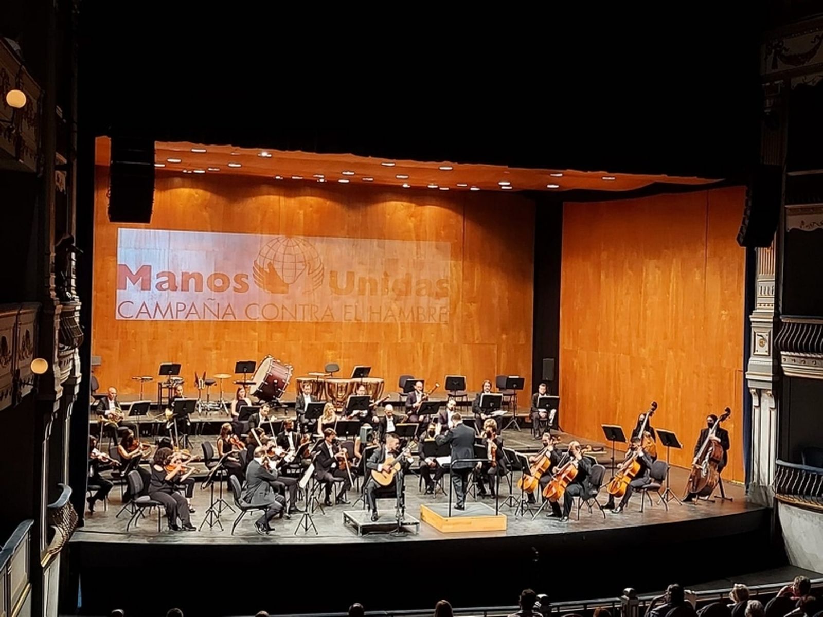 Concierto benéfico de Manos Unidas en el Teatro Cervantes.