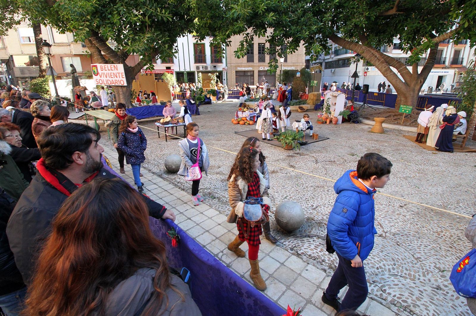 Imágenes del Belén viviente del Colegio María Inmaculada.
