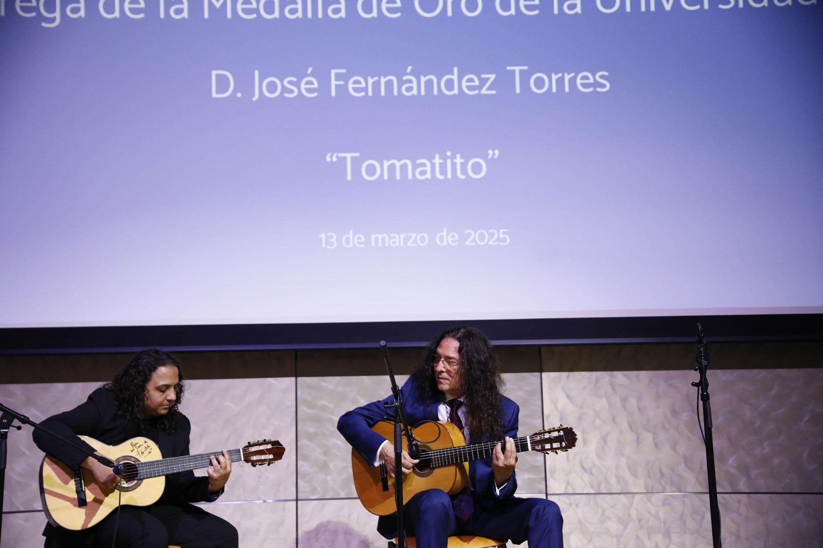 Las imágenes del acto de entrega de la Medalla de Oro a José Fernández Torres Tomatito, en la Universidad de Almería