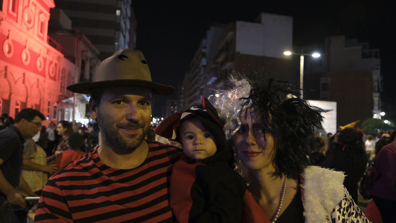 Las imágenes de la Noche en Negro en Almería, Halloween.