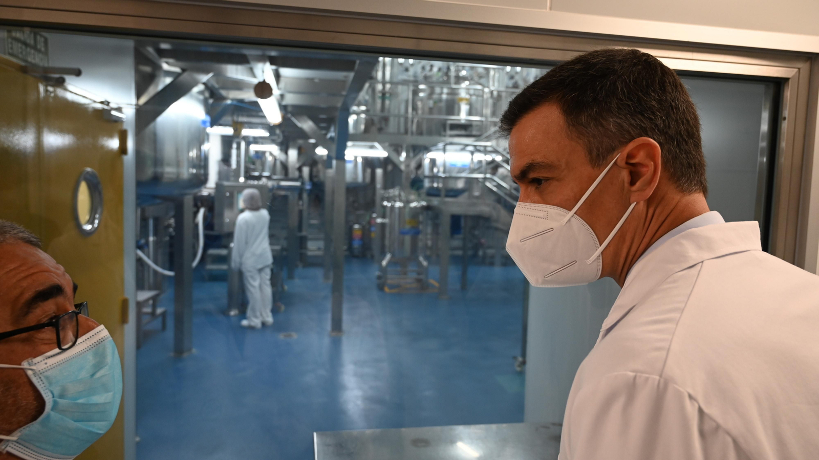 Fotos de la visita de Pedro Sánchez a los Laboratorios Rovi en el PTS de Granada