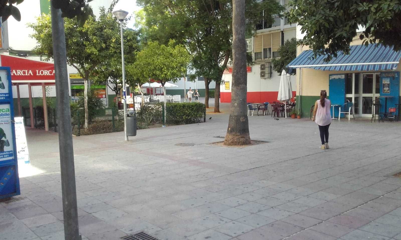 Una plaza en el barrio El Rocío.