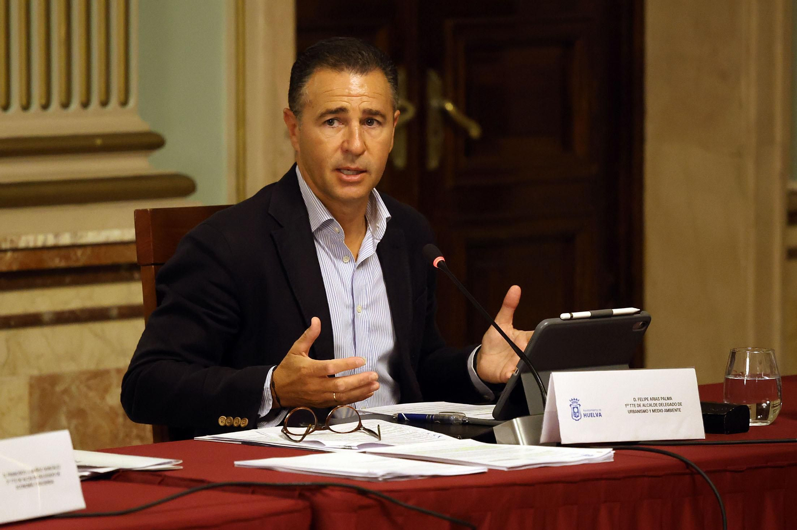 Imágenes del pleno ordinario correspondiente al mes de junio en el Ayuntamiento de Huelva