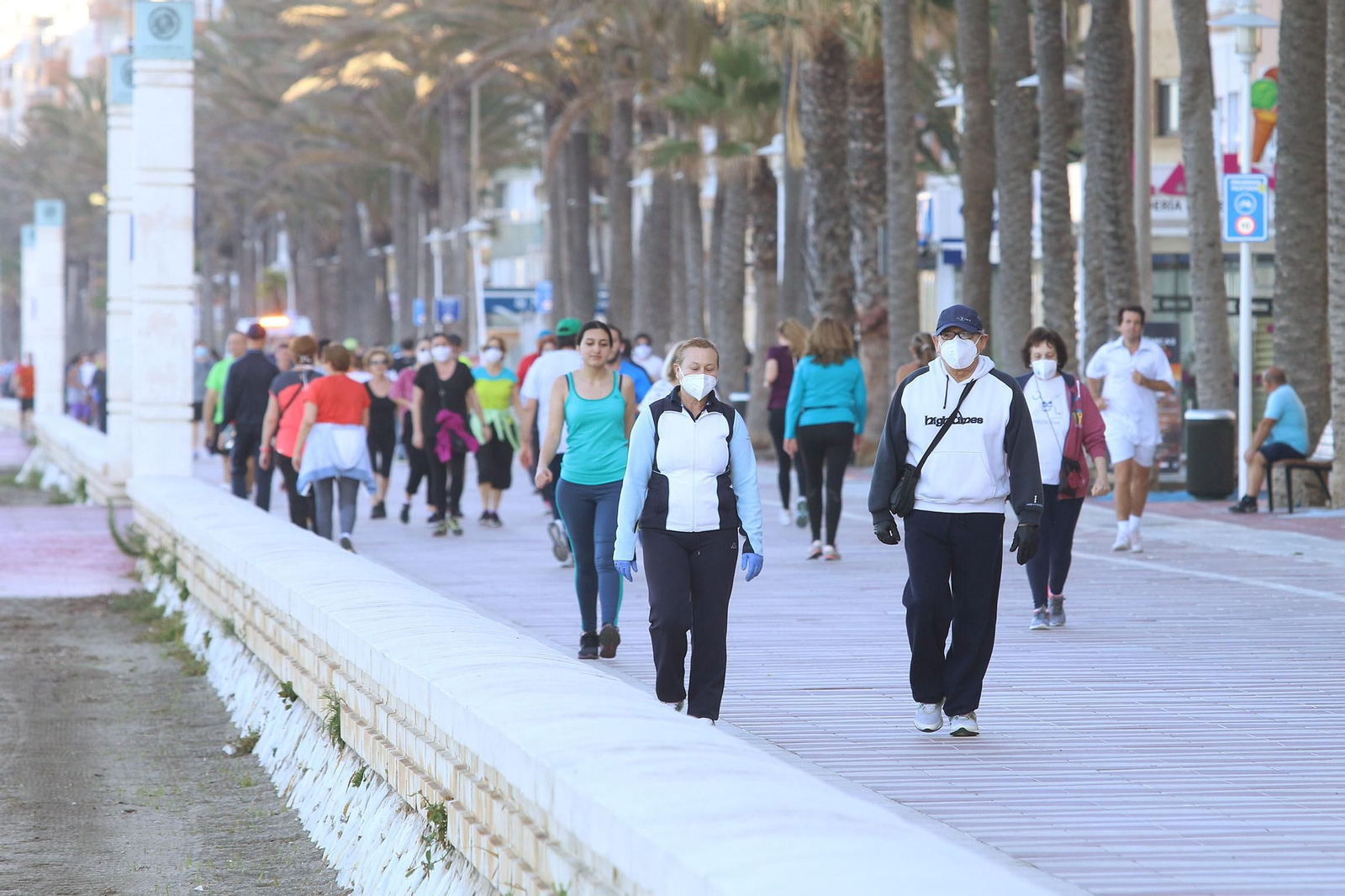 Las imágenes de la afluencia masiva de deportistas al paseo marítimo