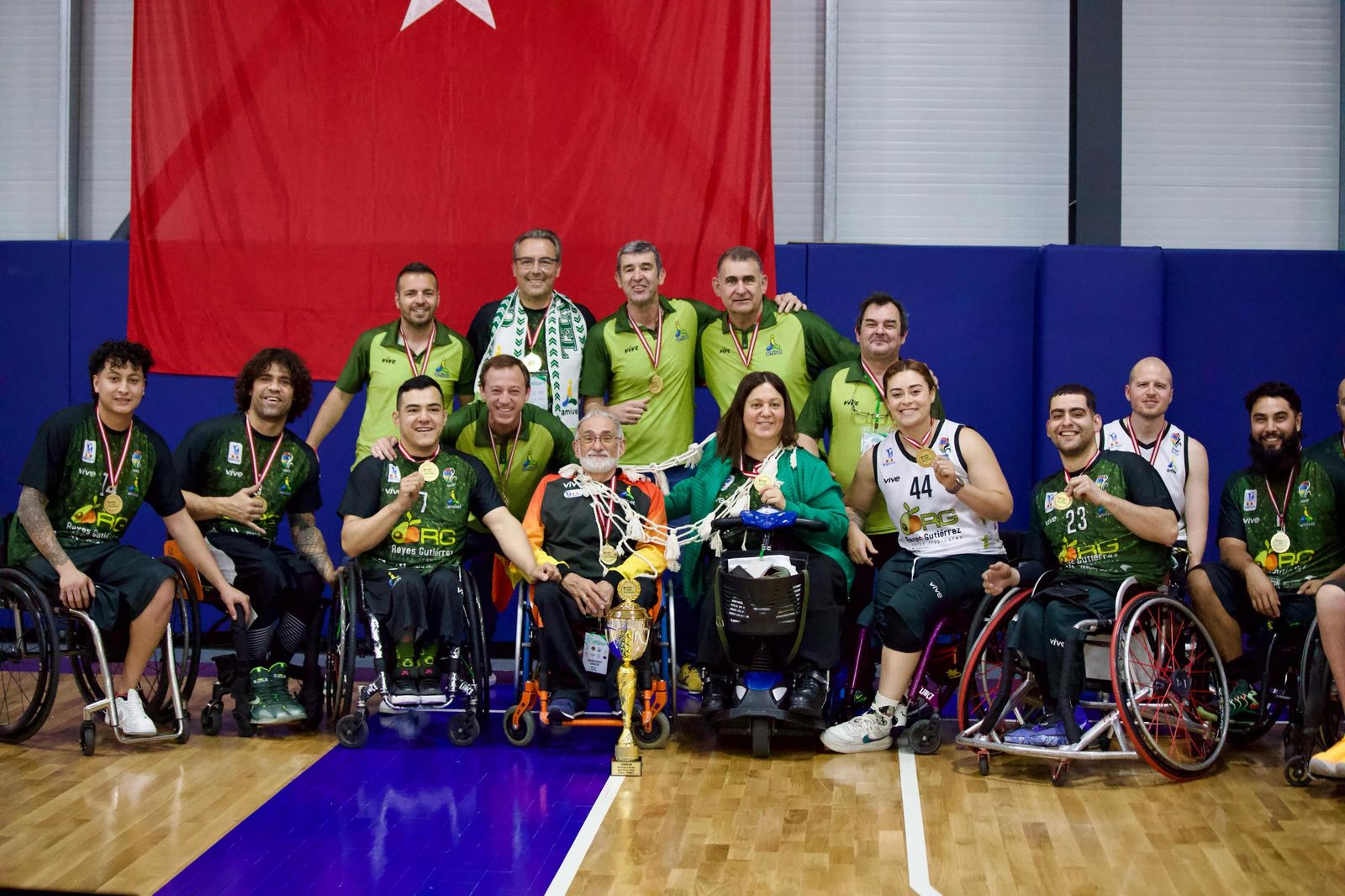 El título del Amivel.