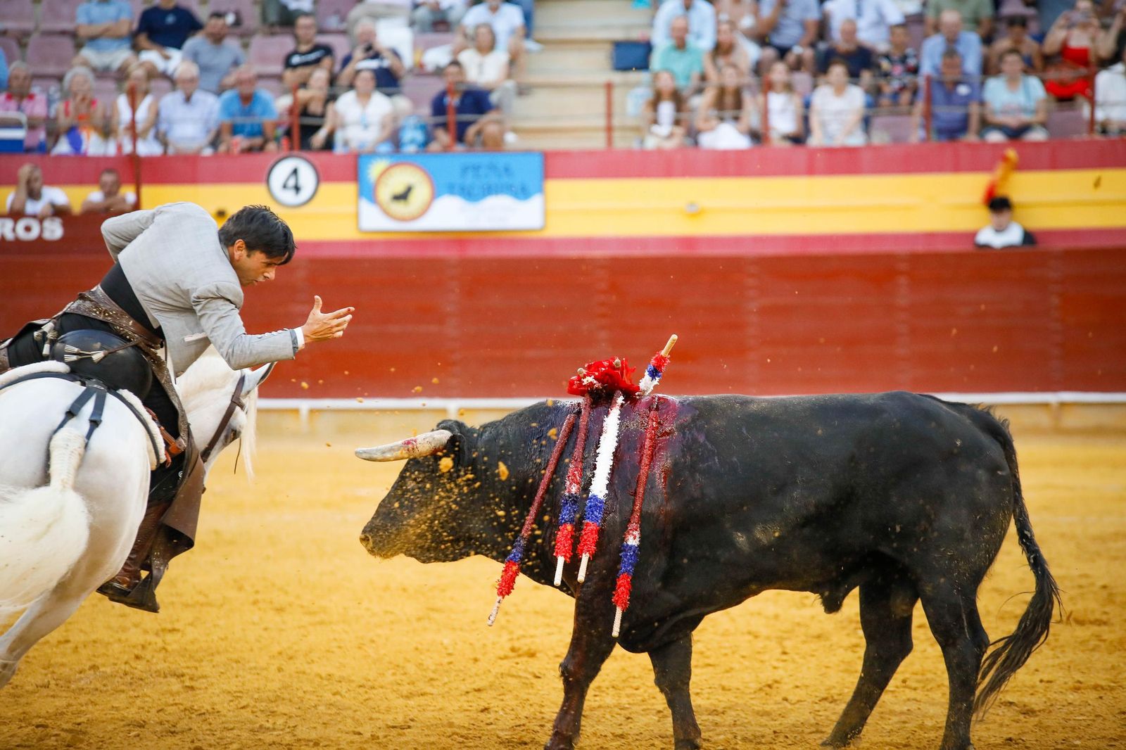 Imágenes de la corrida de toros en Roquetas de Mar