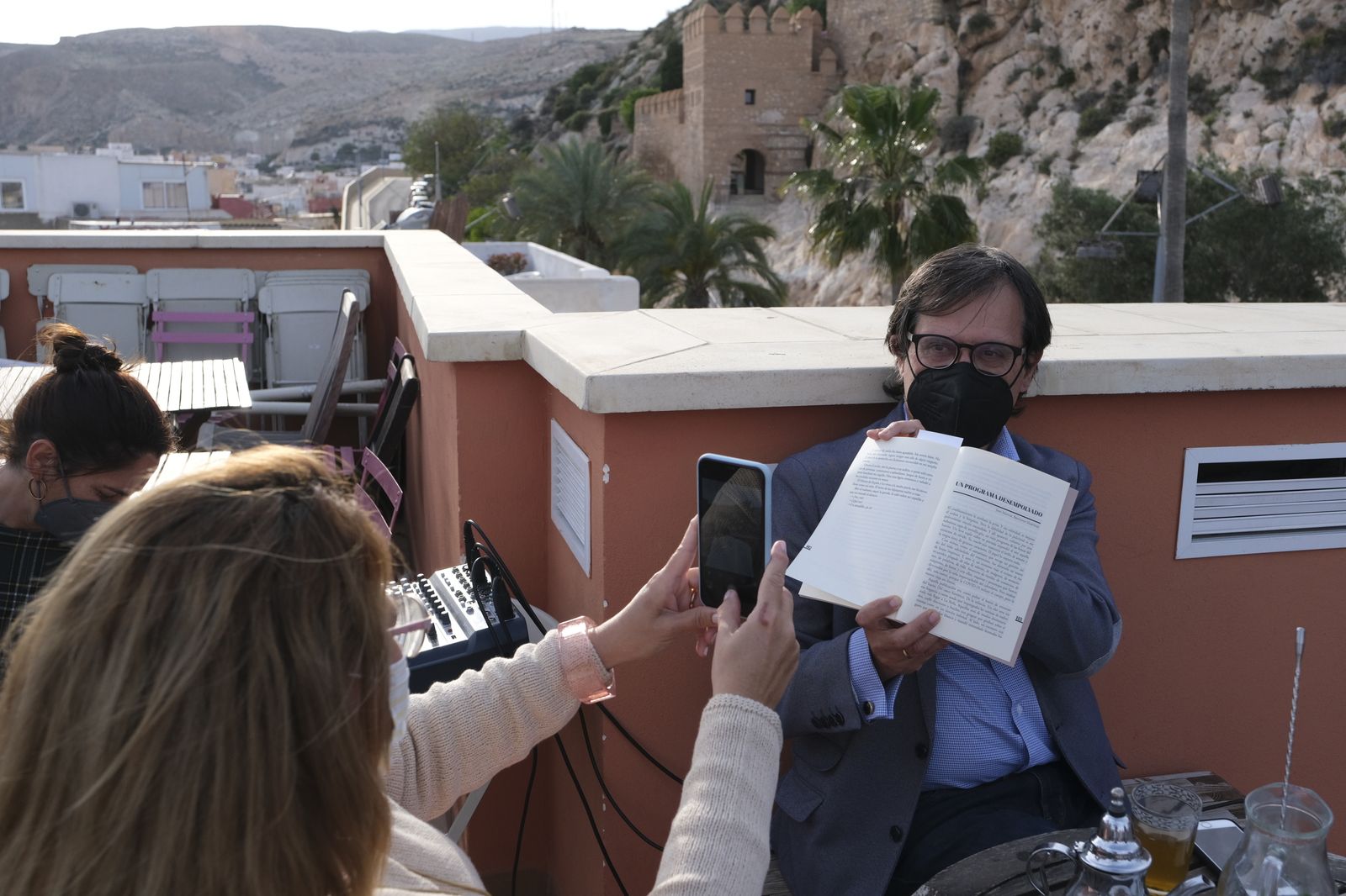 Fotogalería 'Viajar en Tiempos de Coronavirus'. Día del Libro. Almería