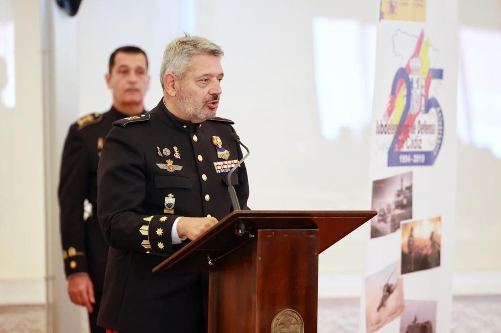 Las imágenes del día de la Subdelegación de Defensa en Cádiz y entrega de reconocimientos